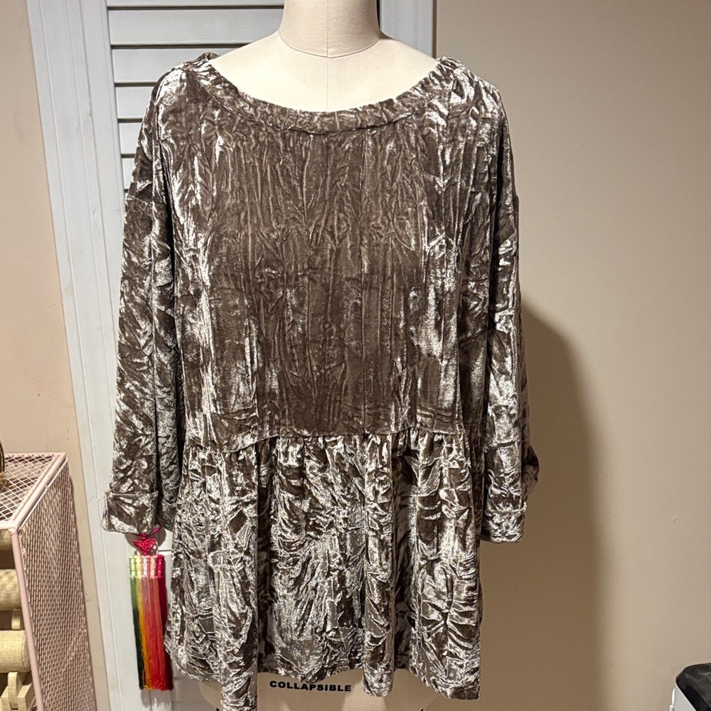 She & Sky crushed velvet blouse with 3/4 sleeves
